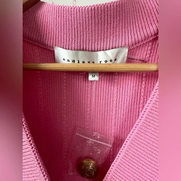 NWT Anthropologie- ENDLESS ROSE Shank Button V Neckline Knit Mini Dress. Size M. - Picture 12 of 15